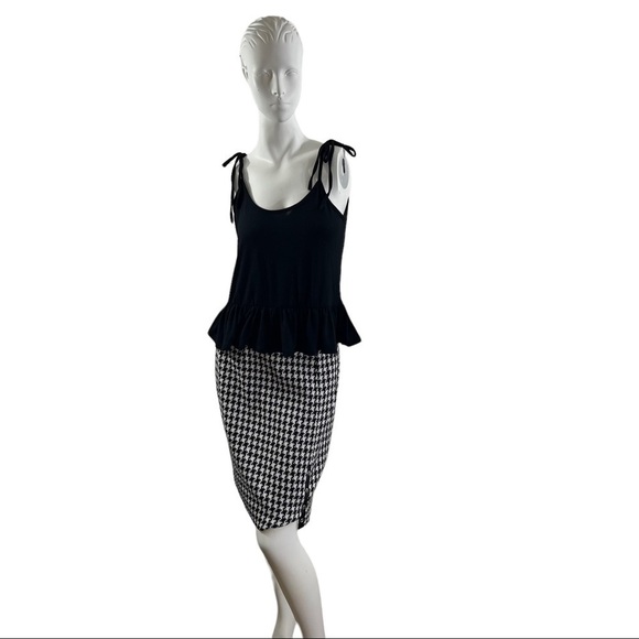 Poof Black Spaghetti String Top. - Picture 1 of 4
